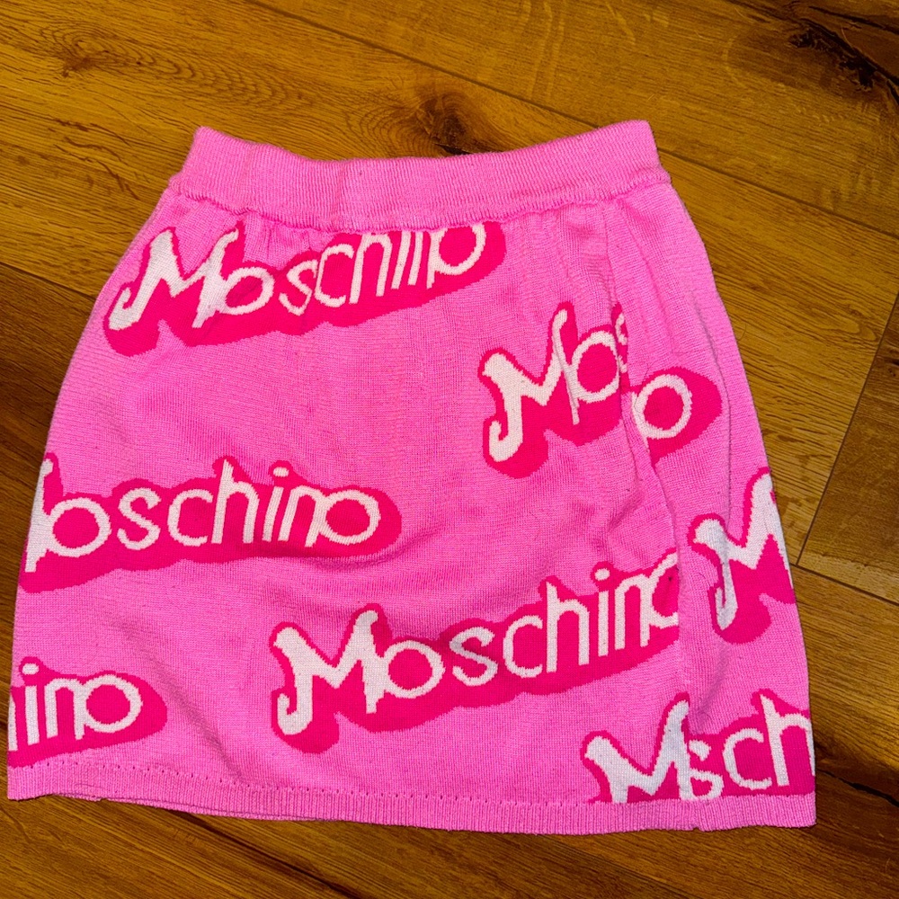 Beautiful Moschino pink set !